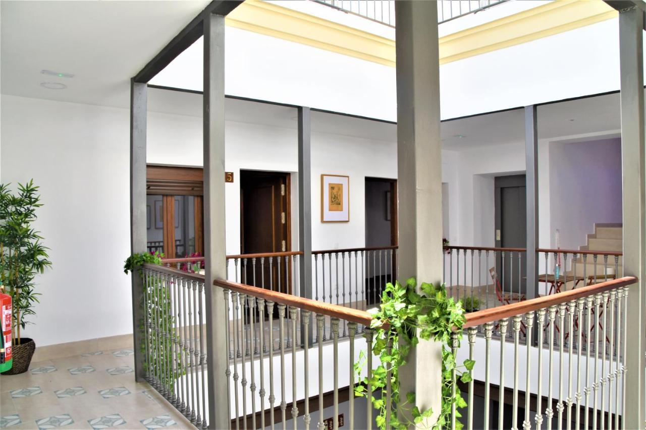 Apartamentos Turisticos Mamelon Херес-де-ла-Фронтера Екстер'єр фото